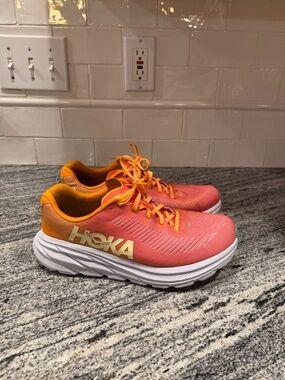Women’s Hoka Rincon 3 Size 9.5 Wide